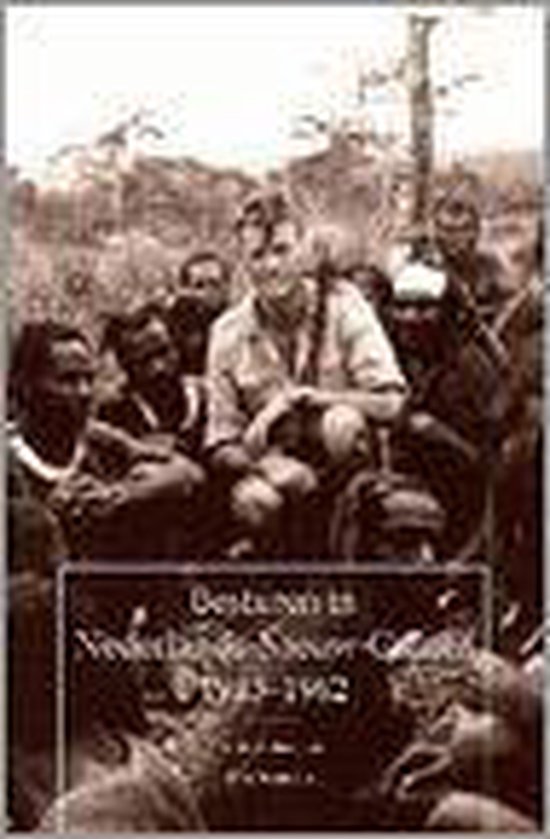 Boek cover Besturen in Nederlands Nieuw-Guinea, 1945-1962 van J.W. Schoorl