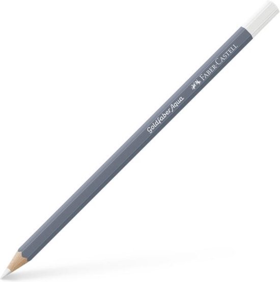 Grijze aquarelpotlood met witte punt en een wit uiteinde, merk "Goldfaber Aqua" en "Faber-Castell".