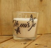 Witte geur kaars (vanille) met de tekst "Ik mis je"