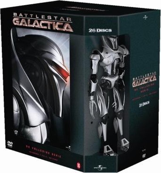 Battlestar Galactica DVD box met een gedetailleerde Cylon figurine, 26 discs, 'DE VOLLEDIGE SERIE'.
