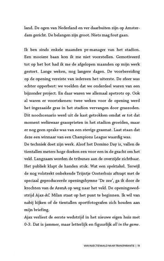 Tekstpagina uit een boek, met vermelding van het Amsterdam ArenA-stadion en een voetbalwedstrijd.