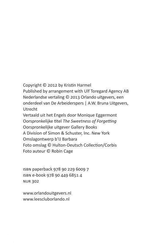 Pagina met copyright-informatie, uitgeverdetails, originele titel en vertalingen van het boek 'Zolang er sterren aan de hemel staan'.