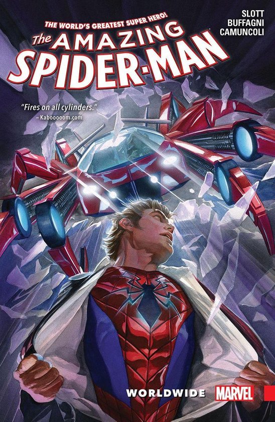 The Amazing Spider-Man met een rode robot spin op de achtergrond. Spider-Man opent zijn jas.