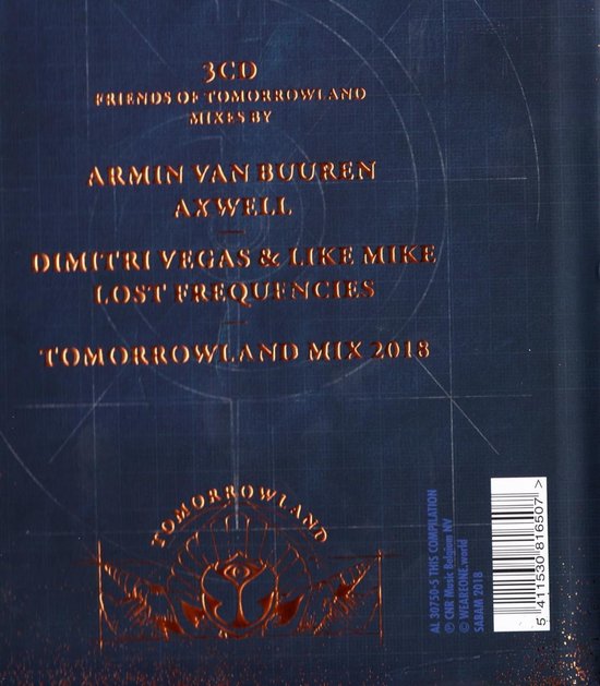 Donkerblauwe achtergrond met koperkleurige tekst over de Tomorrowland 2018 3CD-mix door diverse artiesten.