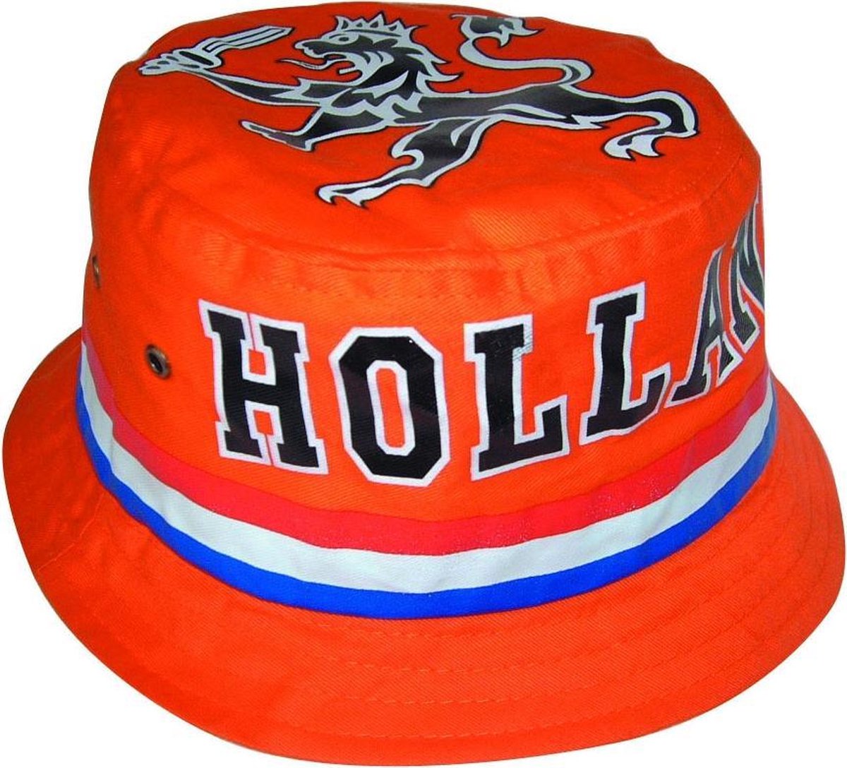 Oranje Bobhat Oranje / Vissershoedje is voorzien van Holland en leeuw bedrukking