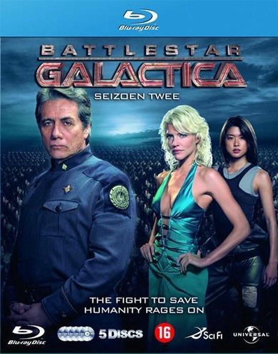 Battlestar Galactica Seizoen Twee Blu-ray hoes met drie hoofdrolspelers.