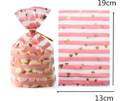 50x Transparante Zakjes Roze Gestreept Met Sluitstrips - Uitdeelzakjes - Uitdeelzakjes Hart - Snoepzakjes - Uitdeelzakjes Kinderfeest - Zakjes Roze met Gouden Hartjes