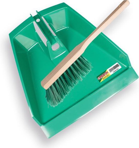 Groen kunststof stofblik met houten handveger met groene borstelharen.