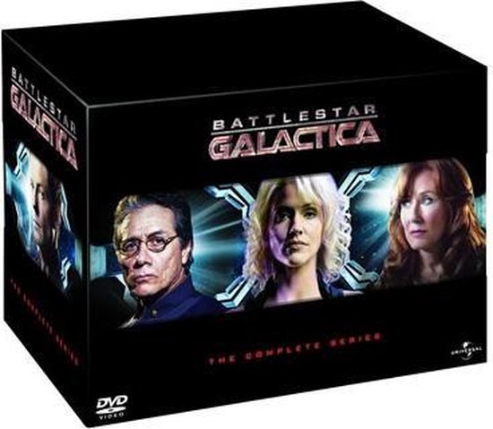 Battlestar Galactica Complete Series DVD box met de 4 hoofdpersonages.