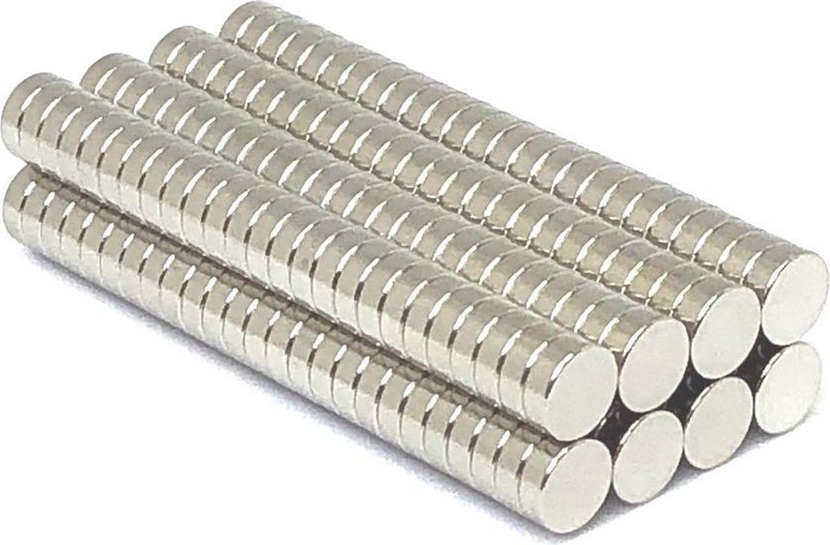 200 stuks megasterke neodymium schijfmagneetjes maat 6 x 2 mm. Perfect geschikt voor op magneetverf, magneetvlies, magneetbehang, magneetbord, magneetwand, whiteboard of koelkast.