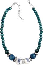 Ketting met houten en delftsblauwe kralen