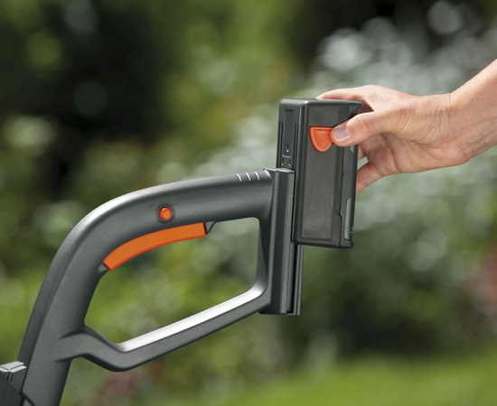 GARDENA SmallCut 300 Turbotrimmer - accucapaciteit 1,6 Ah - maaicirkel 230 mm - automatische draaddoorvoer van GARDENA — afbeelding 4