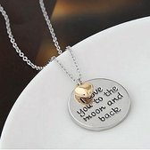 Fashionidea - Zeer mooie zilverkleurige ketting met goudkleurig hartje. I love you to the moon and back.