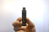 iStorage datAshur - USB-stick - 32 GB - Cijfercode - Zwart
