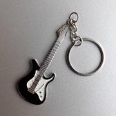 porte-clés guitare noir / argent, modèle Fender