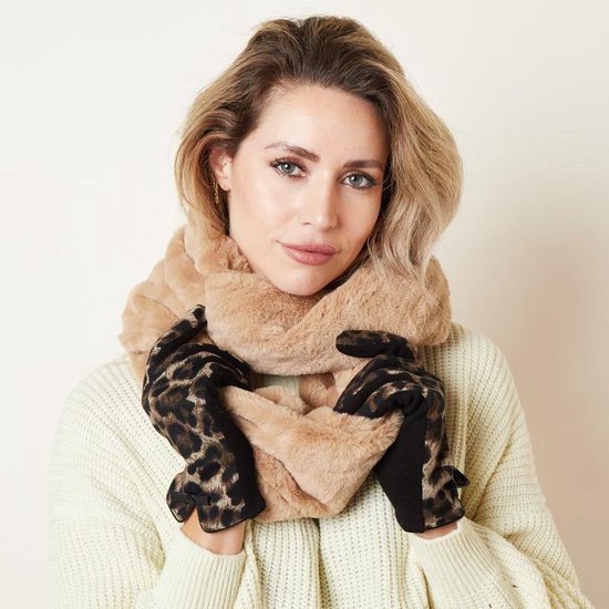 kreupel laden concept Faux fur col sjaal Furry Loop|Beige|Tube shawl|col sjaal|Nep bont | bol.com