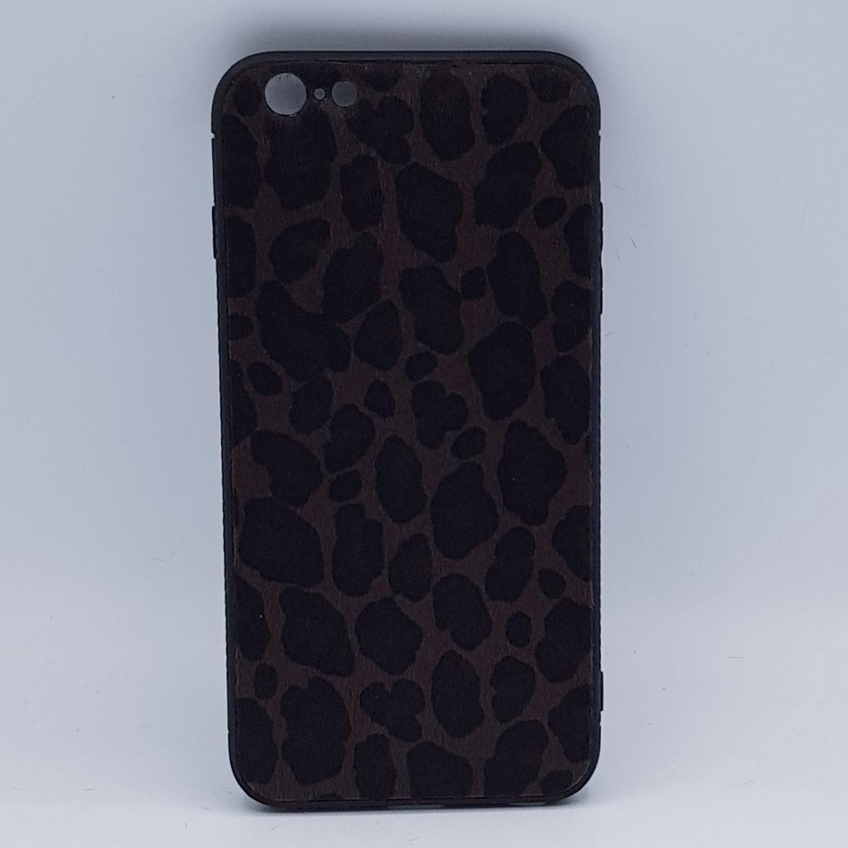 Geschikt voor iPhone 6 Plus – hoes, cover – panter look – pluizig – donker bruin