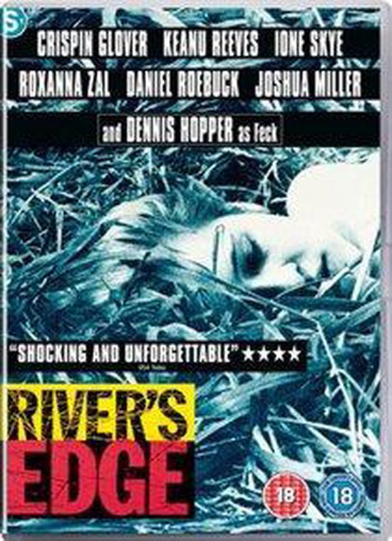Een vrouw ligt met gesloten ogen in gras, met rode en gele tekst "RIVER'S EDGE" onderaan.