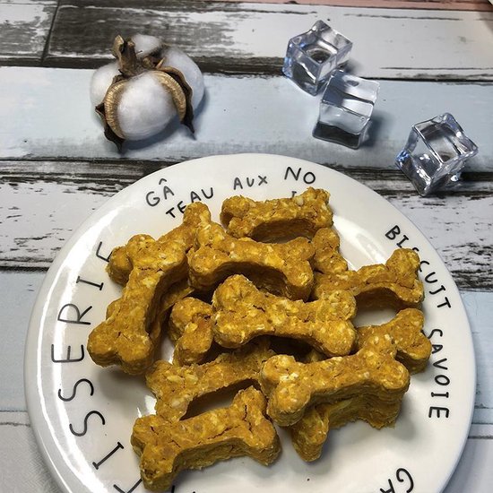 Hondenkoekjes uitsteker hondenbot - Uitsteekvorm voor het maken van koekjes in de vorm van een bot / kluifje - GreatGardenPosters
