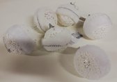Kerstballen wit met kraaltjes 6 stuks