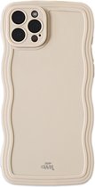 xoxo Wildhearts Wavy case Étui de téléphone beige - Convient pour iPhone 12 Pro Max - Étui ondulé - Étui en silicone avec vagues - Beige
