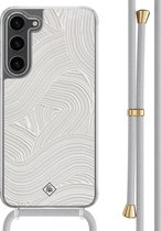 Casimoda® hoesje met grijs koord - Geschikt voor Samsung S23 Plus - Abstract Beige Waves - Afneembaar koord - TPU/polycarbonaat - Bruin/beige