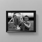 Brian Clough Ingelijste Handtekening – 15 x 10cm In Klassiek Zwart Frame – Gedrukte handtekening – Voetbal - Coach - Nottingham Forest - Champions League Cup