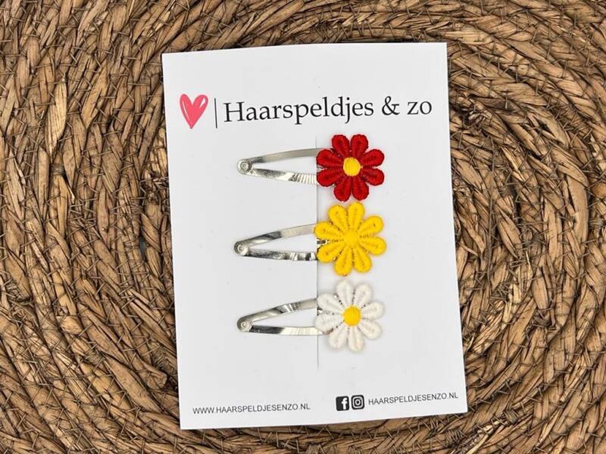 Oeteldonkse madeliefjes op klikklakspeldjes - carnaval — 4 cm