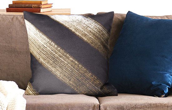 Stries de peinture or sur fond noir