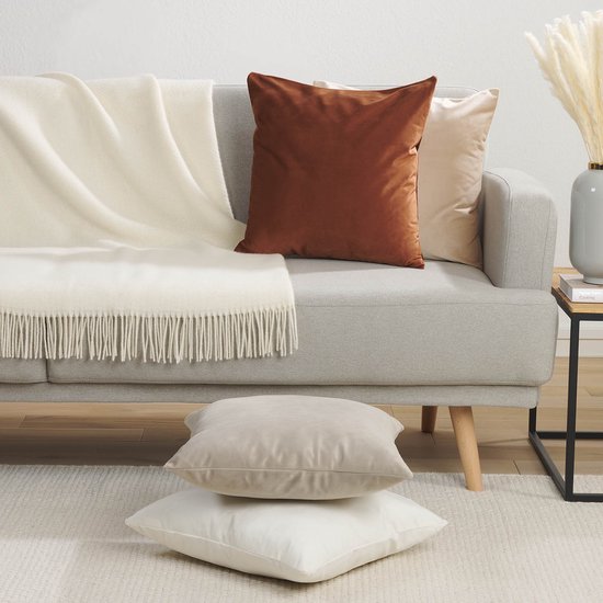 McAlister Textiles Set van 2 Heritage Natuurlijke Beige Tartan Geruite Kussenslopen Vierkante Sierkussens voor Bed of Sofa 43x43 Cm - 17x17 Inch