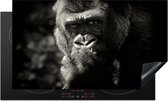 KitchenYeah® Inductie beschermer 89.6x51.6 cm - Gorilla op zwarte achtergrond in zwart-wit - Kookplaataccessoires - Afdekplaat voor kookplaat - Inductiebeschermer - Inductiemat - Inductieplaat mat
