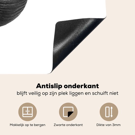 KitchenYeah® Inductie beschermer 76x51.5 cm - Close-up van de slurf een jonge olifant die zijn moeders staart vasthoudt - zwart wit - Kookplaataccessoires - Afdekplaat voor kookplaat - Inductiebeschermer - Inductiemat - Inductieplaat mat