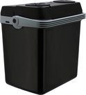 Schuine weergave van een zwarte Travellife koelbox met grijze band.