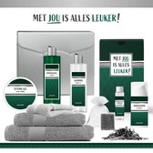 Geschenkset "Met Jou Is Alles Leuker!" - 9 Producten - 1325 Gram | Giftset voor hem - Luxe cadeaubox man - Vaderdag - Verjaardag - Wellness - Pakket - Cadeau set - Vader - Broer - Vriend - Collega - Groen