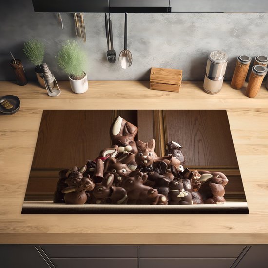 KitchenYeah® Inductie beschermer 80.2x52.2 cm - Hoop verschillende chocoladepaashazen - Kookplaataccessoires - Afdekplaat voor kookplaat - Inductiebeschermer - Inductiemat - Inductieplaat mat