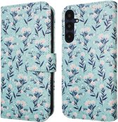iMoshion Hoesje Geschikt voor Samsung Galaxy A55 Hoesje Met Pasjeshouder - iMoshion Design Bookcase smartphone - Blauw / Blue Flowers