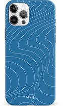 xoxo Wildhearts Catching Flights Blue - Single Layer - Hoesje geschikt voor iPhone 12 Pro case - Siliconen hoesje met golven print - Hardcover - Beschermhoes - Optimale bescherming - Blauw