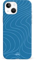 xoxo Wildhearts Catching Flights Blue - Double Layer - Hoesje geschikt voor iPhone 14 Plus case - Siliconen hoesje met golven print - Hardcover - Beschermhoes - Optimale bescherming - Blauw