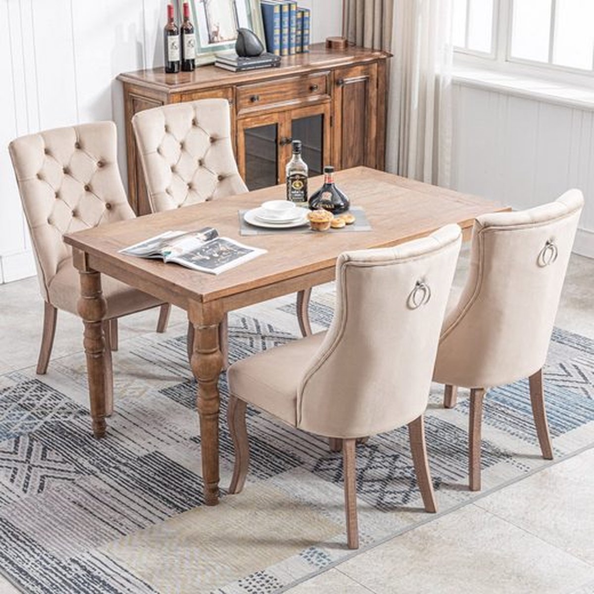 Sweiko Beige Fluweel Hoge Rugleuning Eetkamerstoelen Set van 4,Solid Wood Frame, Knop Quilting Chic Stijl, Stabiele Structuur, Meerdere gebruiksscenario's, Gemakkelijk te bouwen, Ergonomische 4-Legged Stoel