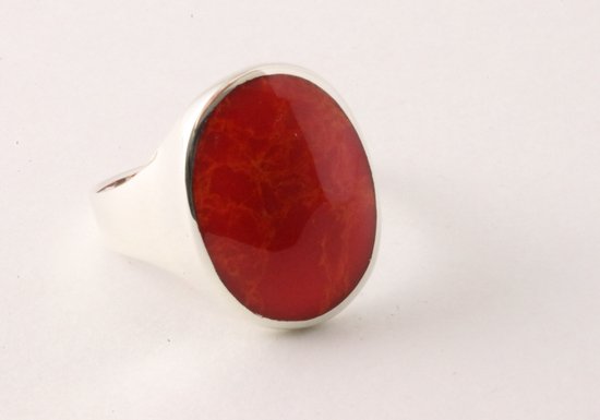Ovale zilveren ring met rode koraal steen - maat 21