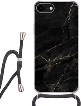 Hoesje met koord Geschikt voor iPhone SE 2020 - Marmer print look - Luxe - Zwart - Goud - Siliconen - Crossbody - Backcover met Koord - Telefoonhoesje met koord - Hoesje met touw