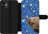 Bookcase Geschikt voor iPhone 12 Pro telefoonhoesje - Sterrennacht - Van Gogh - Schotse hooglander - Met vakjes - Wallet case met magneetsluiting