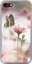 Geschikt voor iPhone SE 2020 hoesje - Vlinder - Bloem - Roze - Siliconen Telefoonhoesje