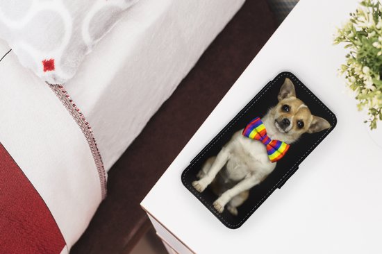 Telefoonhoesje Geschikt voor iPhone 11 Pro Max telefoonhoesje - Hond - Strik - Zwart - Met vakjes - Wallet case met magneetsluiting