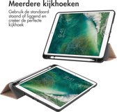 iMoshion Tablet Hoes Geschikt voor iPad 2017 (5e generatie) / iPad 6e generatie (2018) / iPad Air / iPad Air 2 - iMoshion Trifold Bookcase - Rosé goud / Rose goud