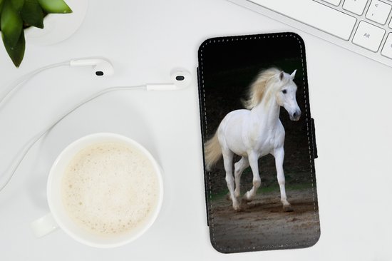 Bookcase pour iPhone 13 Pro Max Bookcase - Cheval - Sable - Foncé - Avec poches - Étui portefeuille avec fermeture magnétique