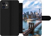 Bookcase Geschikt voor iPhone 12 Pro Max telefoonhoesje - New York - Brooklyn Bridge - Boot - Met vakjes - Wallet case met magneetsluiting