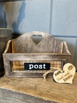 Creaties van Hier - Postbakje met houten hartje- Afmetingen 28 x 18 cm - Hout