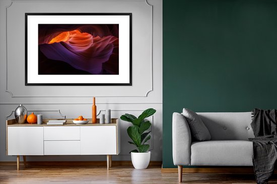 Photo dans cadre - Wavy rock from the Antelope Canyon in the US cadre photo noir avec passe-partout blanc xxl 120x80 cm - Poster dans cadre (Décoration murale salon / chambre)