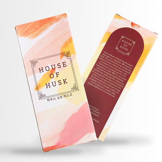 Verpakking met abstracte oranje en roze aquarelverf-achtige patronen. 'HOUSE OF HUSK' logo.
